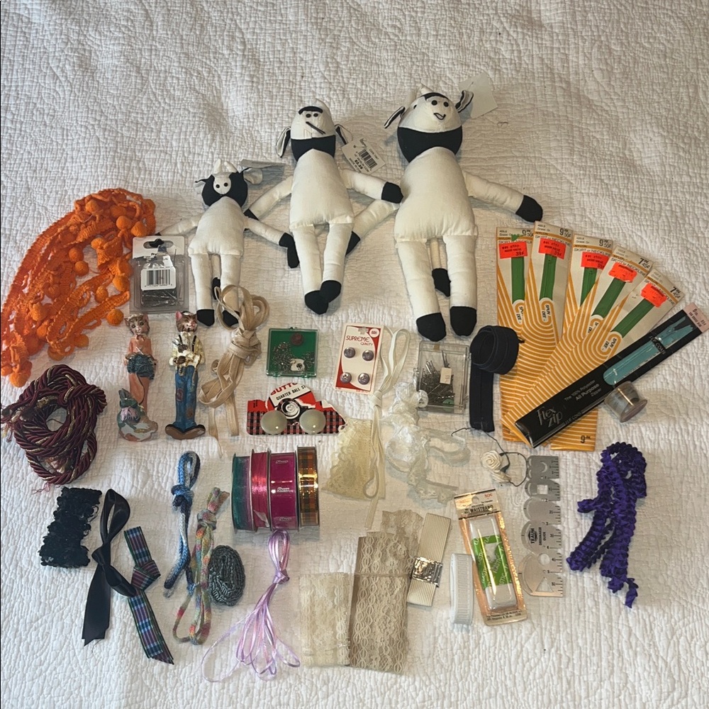 Zippers, Buttons, Craft Cows and other Craft Accessories